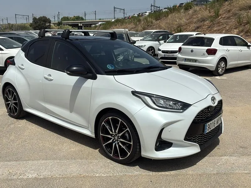 Toyota Yaris 1.5 130H GR Sport Plus - foto 8