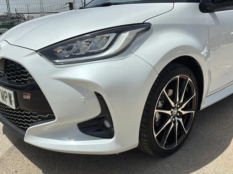 Toyota Yaris 1.5 130H GR Sport Plus - foto 28