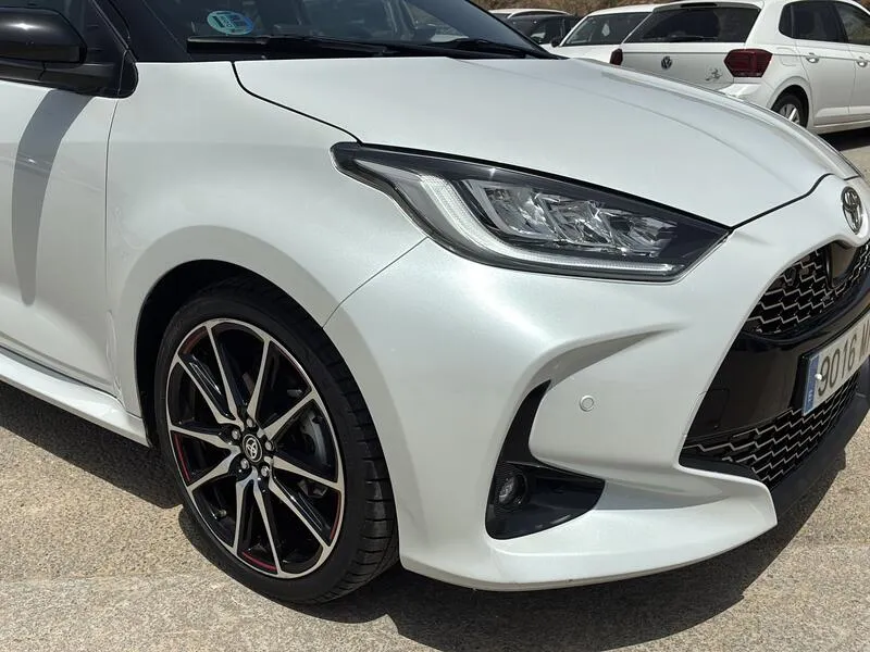 Toyota Yaris 1.5 130H GR Sport Plus - foto 10