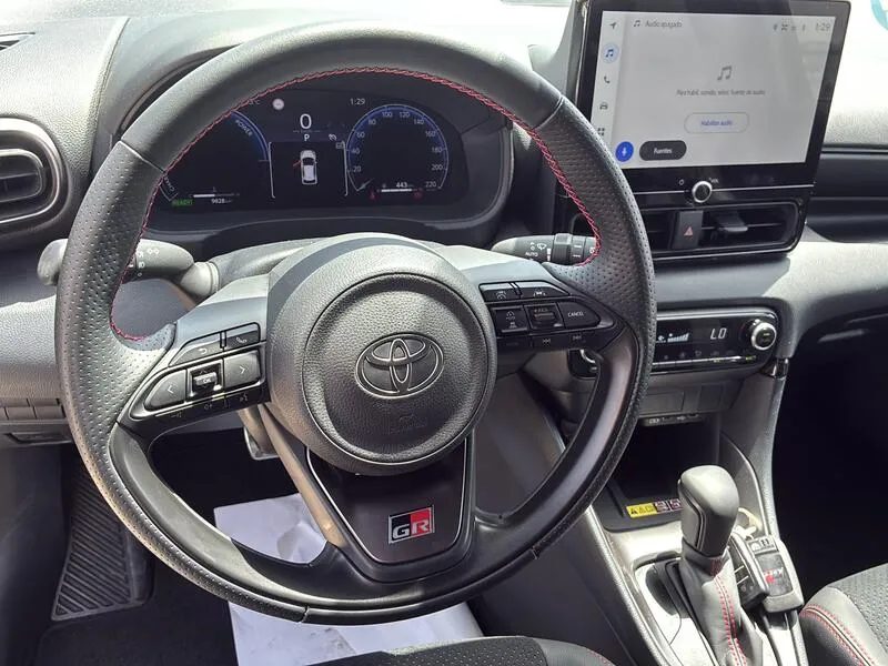 Toyota Yaris 1.5 130H GR Sport Plus - foto 31