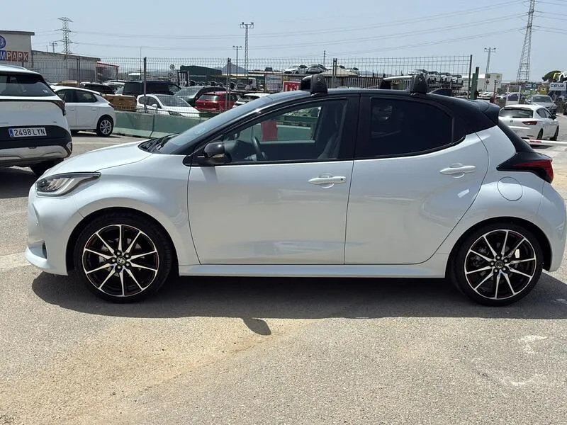 Toyota Yaris 1.5 130H GR Sport Plus - foto 3