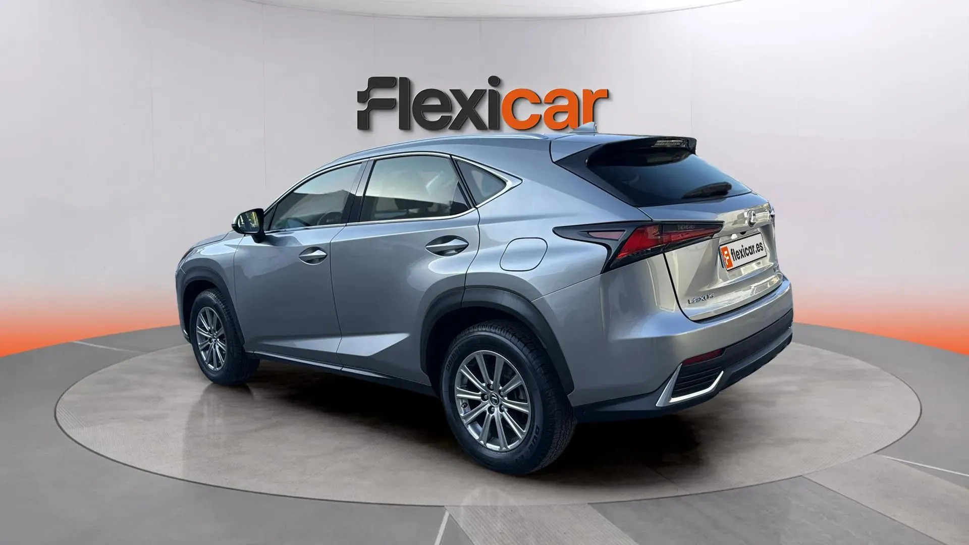 Lexus NX 2.5 300h Business Navigation 2WD - foto 7