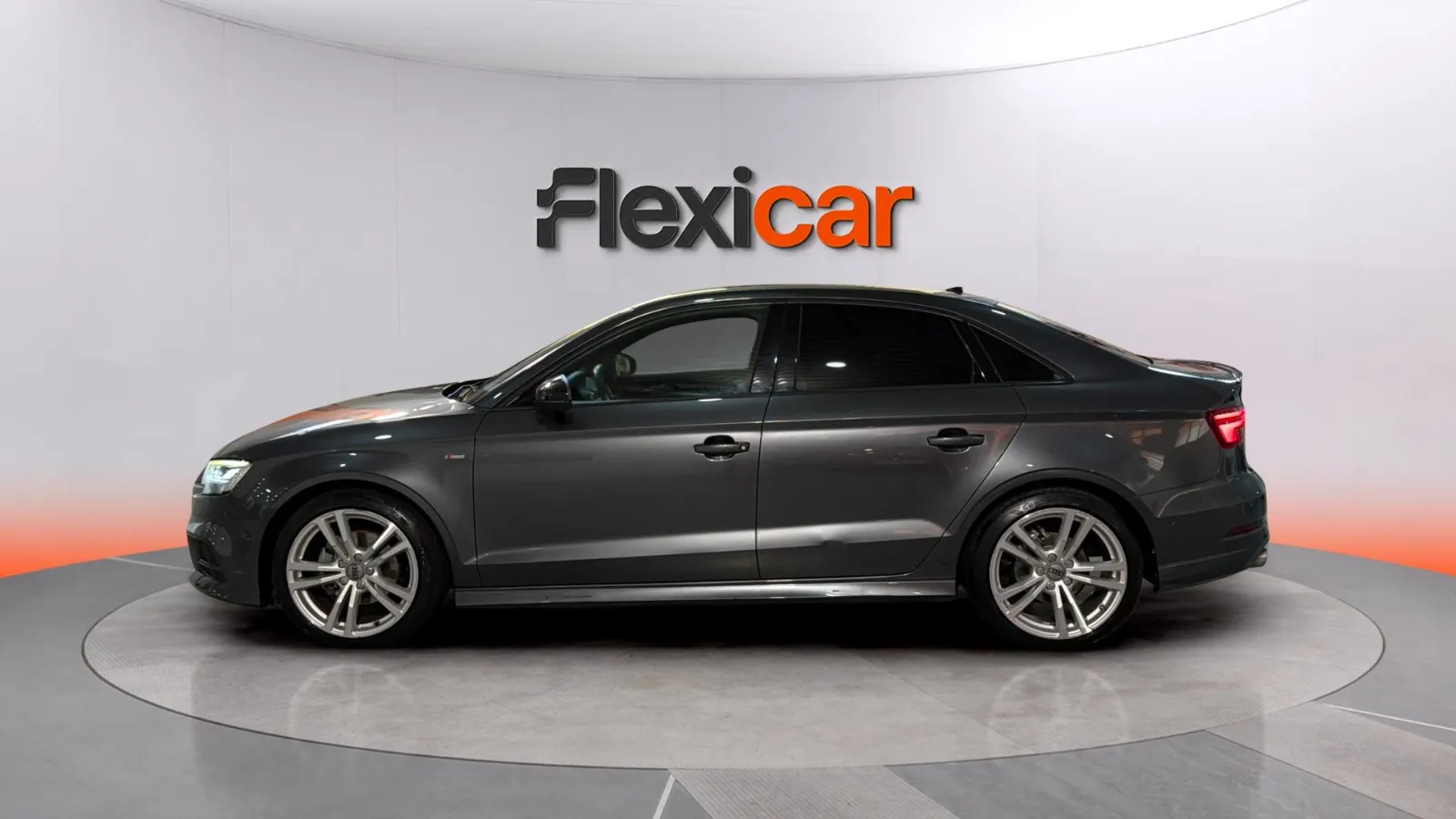 Audi A3 30 TDI Sedan - foto 5