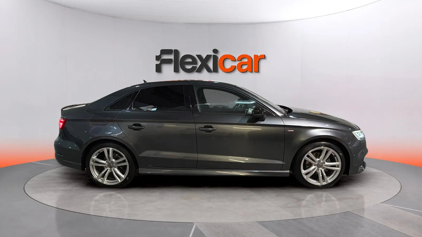 Audi A3 30 TDI Sedan - foto 2
