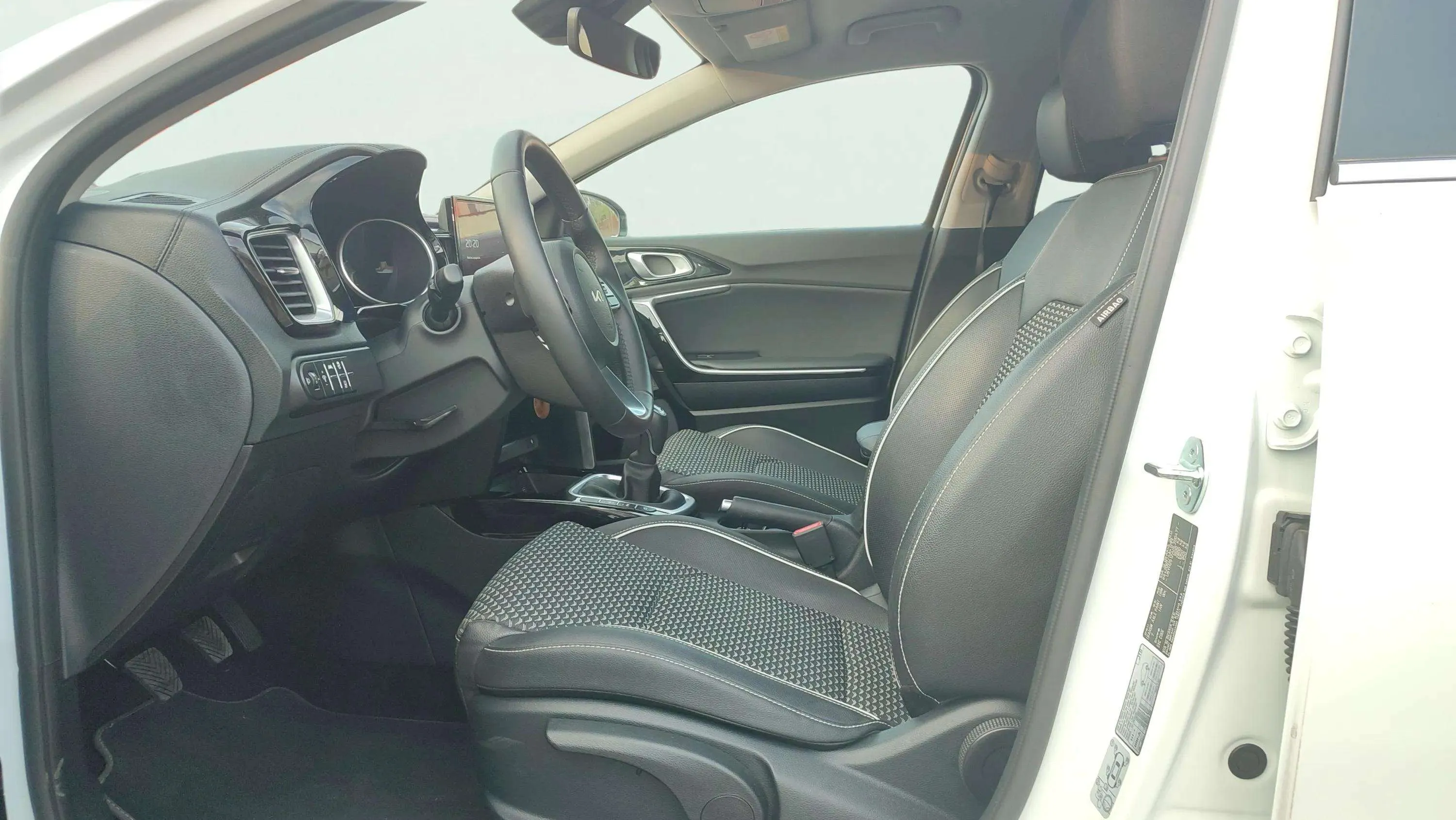 Kia Ceed 1.0 T-GDi Tech - foto 12