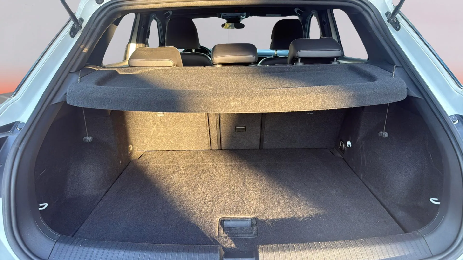 Volkswagen T-Roc R-Line 1.5 TSI DSG - foto 19