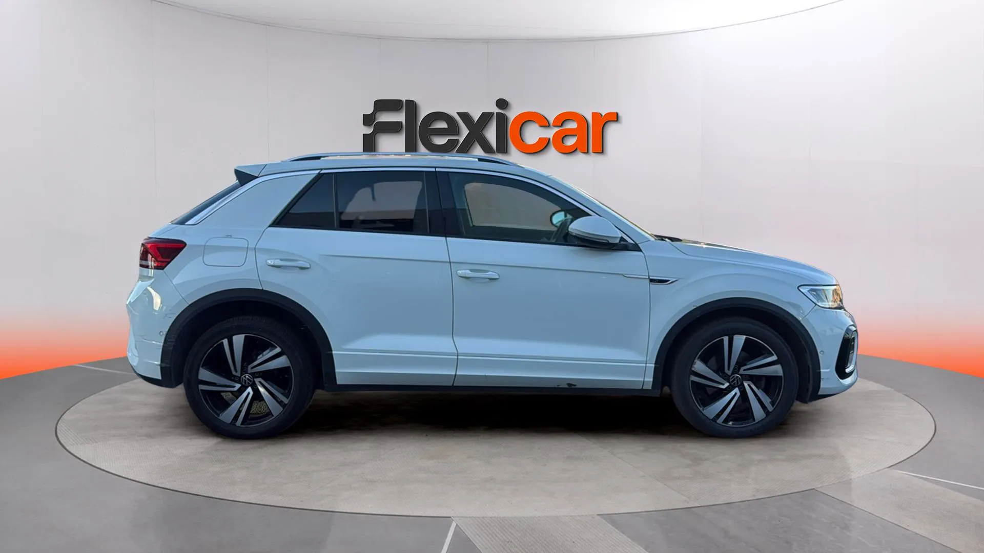 Volkswagen T-Roc R-Line 1.5 TSI DSG - foto 8