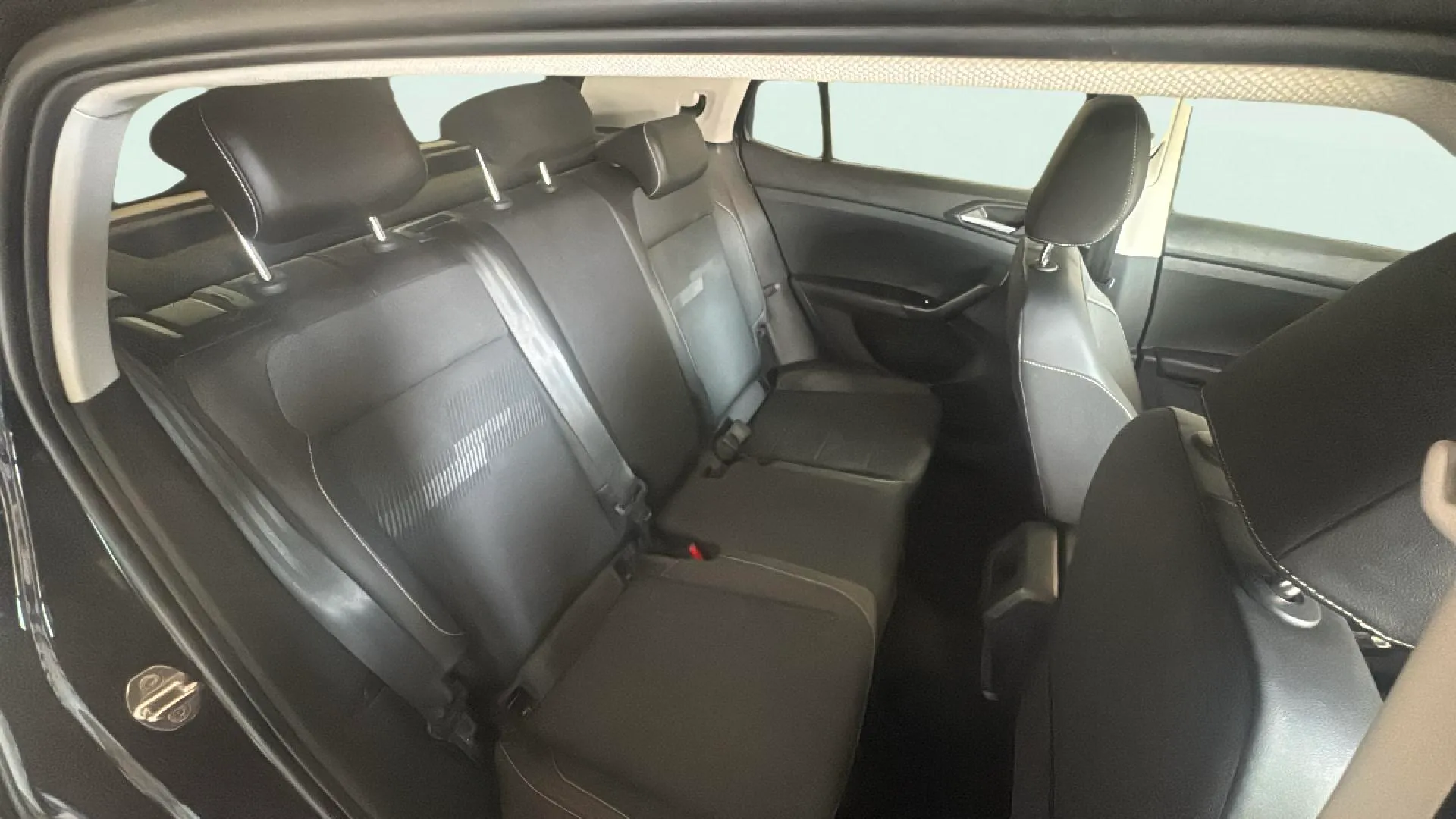 Volkswagen T-Cross Advance 1.0 TSI DSG - foto 12