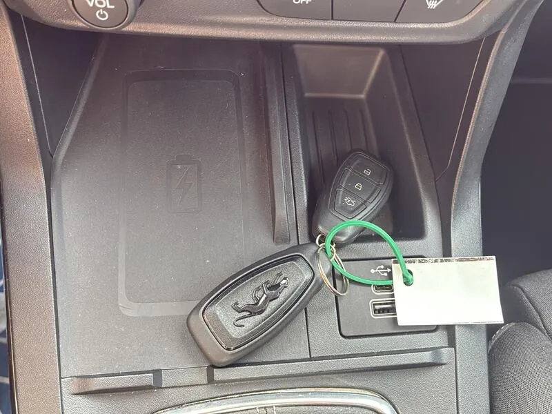 Ford Puma Hybrid Titanium Design 1.0 EcoBoost - foto 25