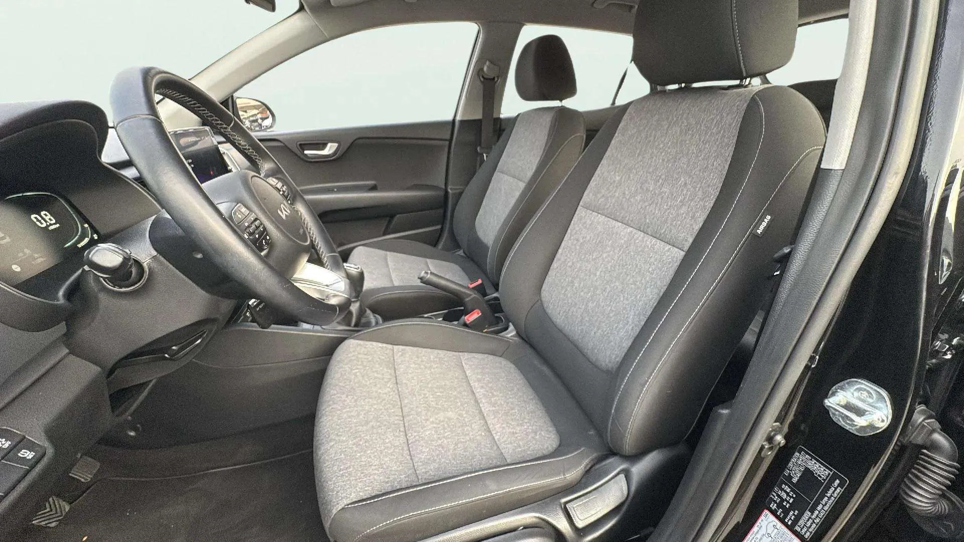 Kia Stonic 1.0 T-GDi MHEV Concept - foto 11