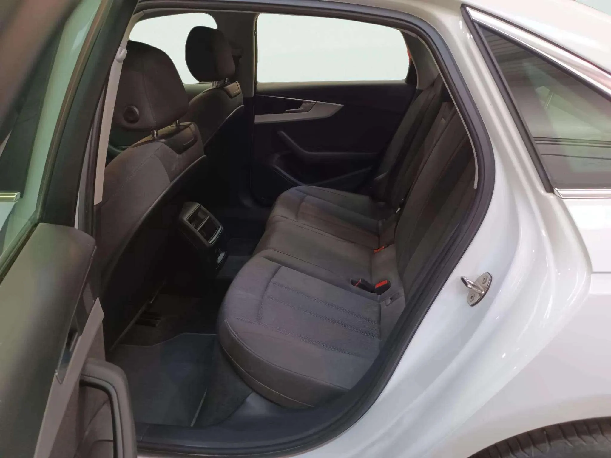 Audi A4 Advanced 35 TFSI S tronic - foto 13