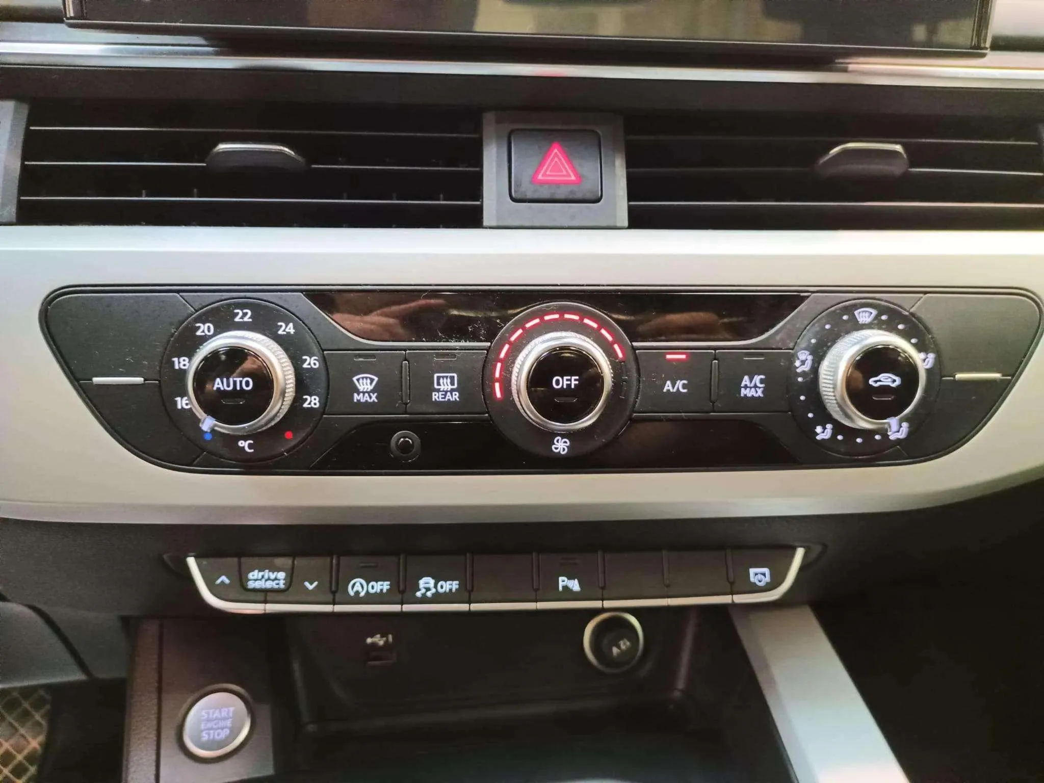 Audi A4 Advanced 35 TFSI S tronic - foto 10