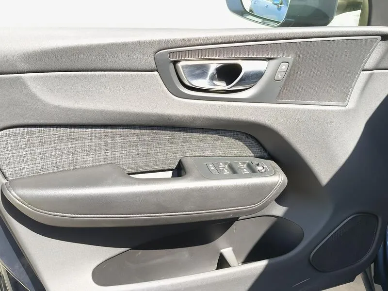 Volvo XC60 2.0 B4 D Core - foto 29
