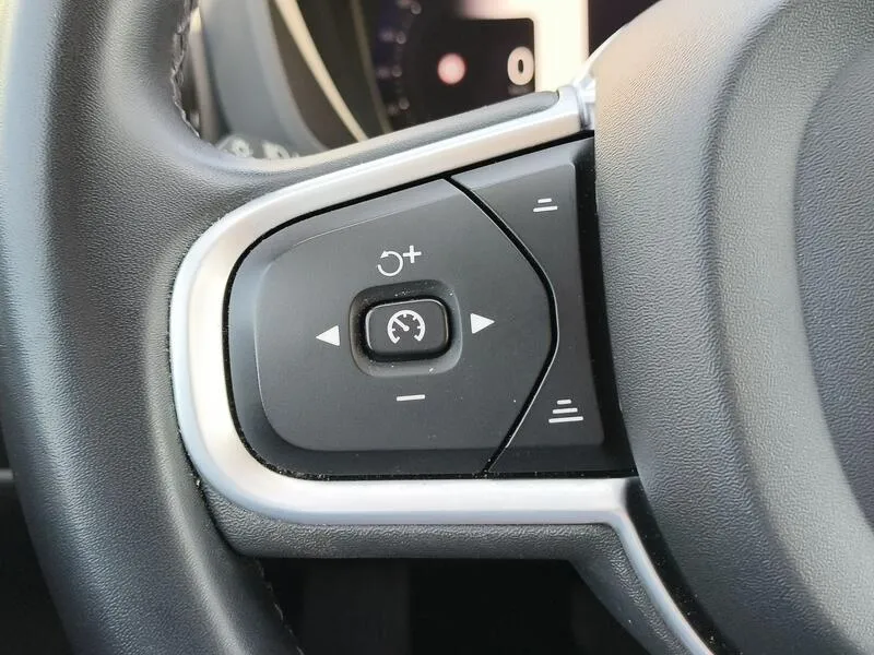 Volvo XC60 2.0 B4 D Core - foto 12