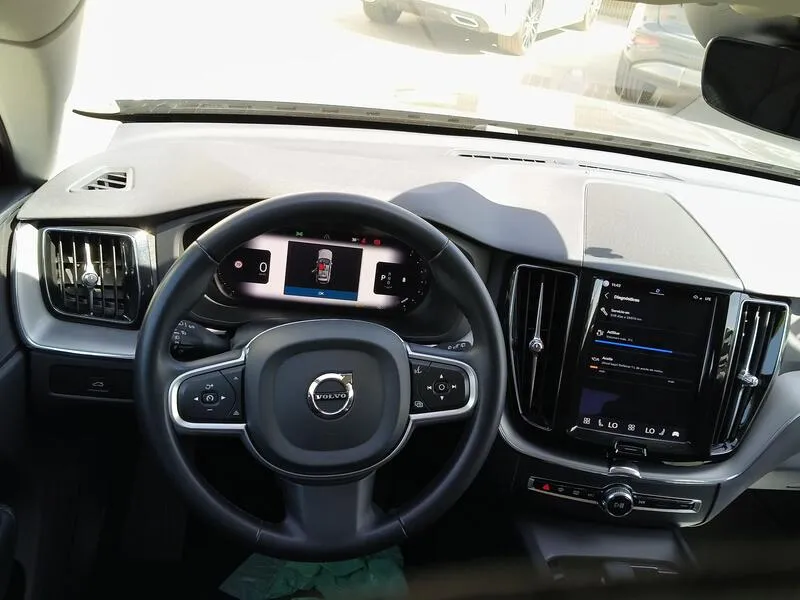 Volvo XC60 2.0 B4 D Core - foto 33