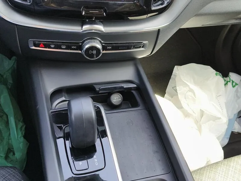 Volvo XC60 2.0 B4 D Core - foto 18