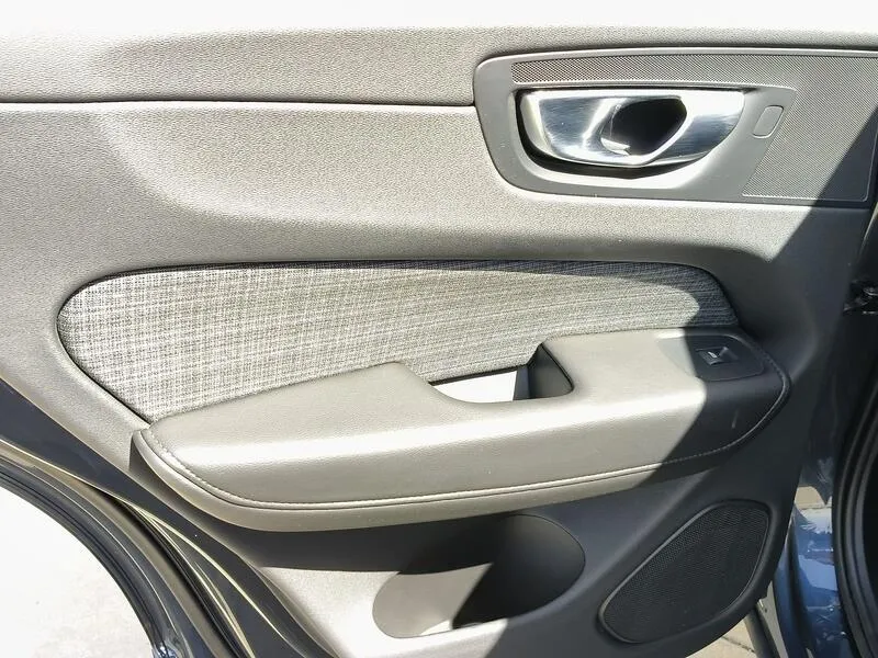Volvo XC60 2.0 B4 D Core - foto 30