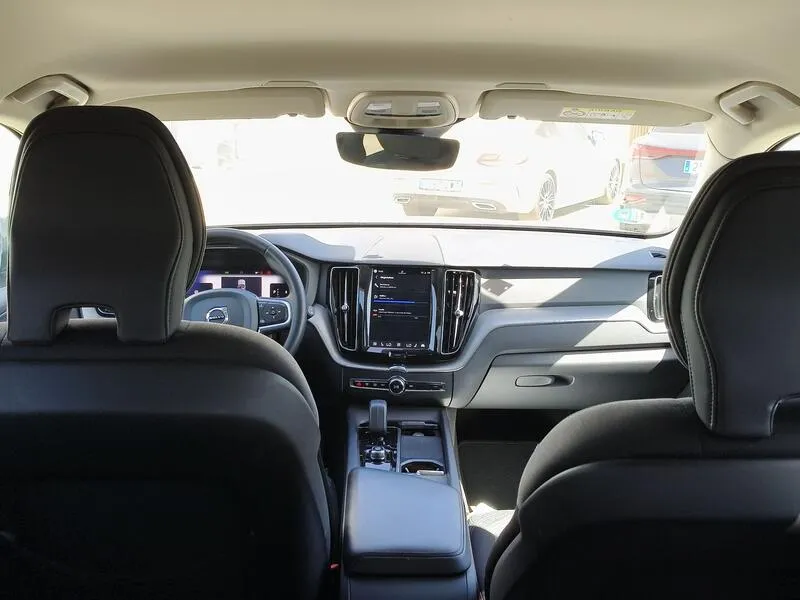 Volvo XC60 2.0 B4 D Core - foto 36