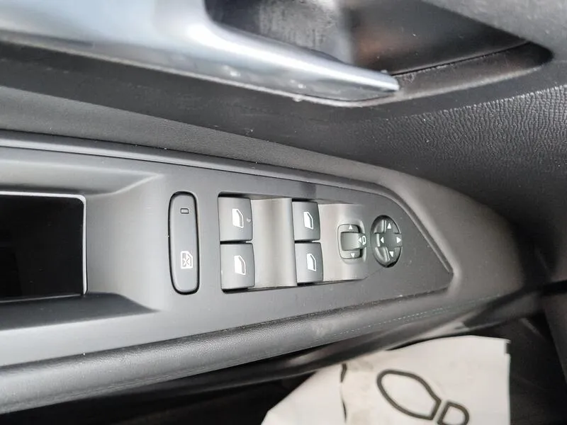 Peugeot 3008 Hybrid 225 e-EAT8 Allure - foto 10