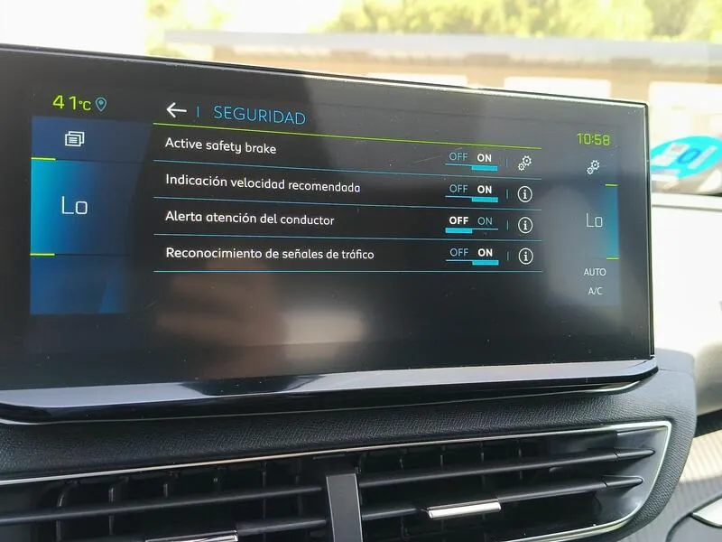 Peugeot 3008 Hybrid 225 e-EAT8 Allure - foto 24