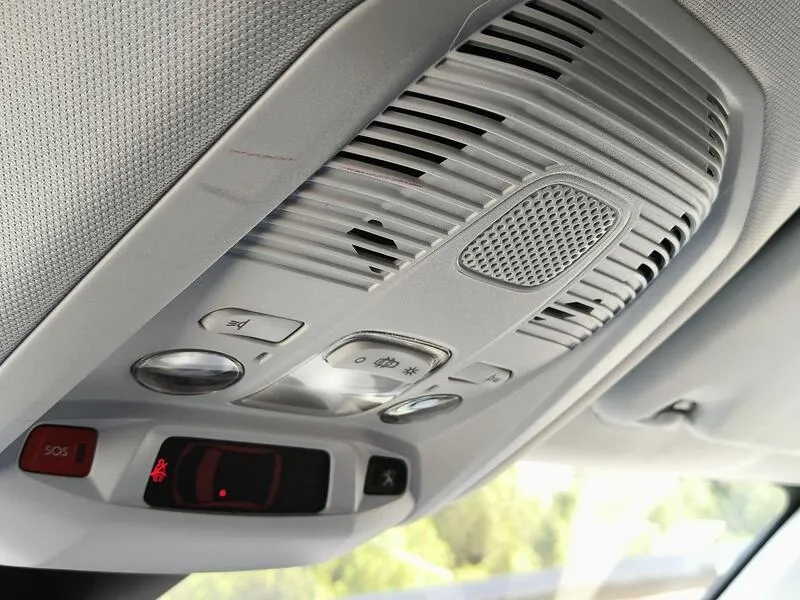 Peugeot 3008 Hybrid 225 e-EAT8 Allure - foto 27