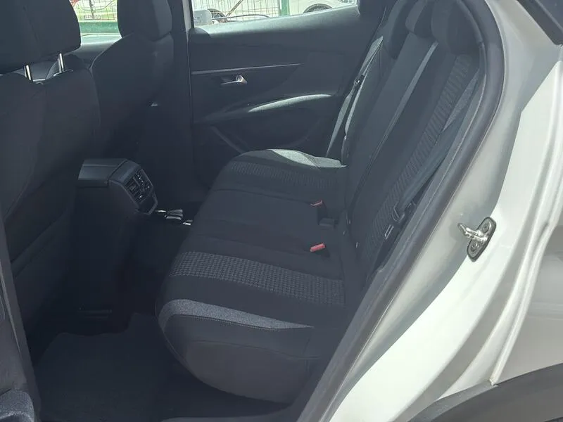 Peugeot 3008 1.5 BlueHDi Active Pack - foto 26