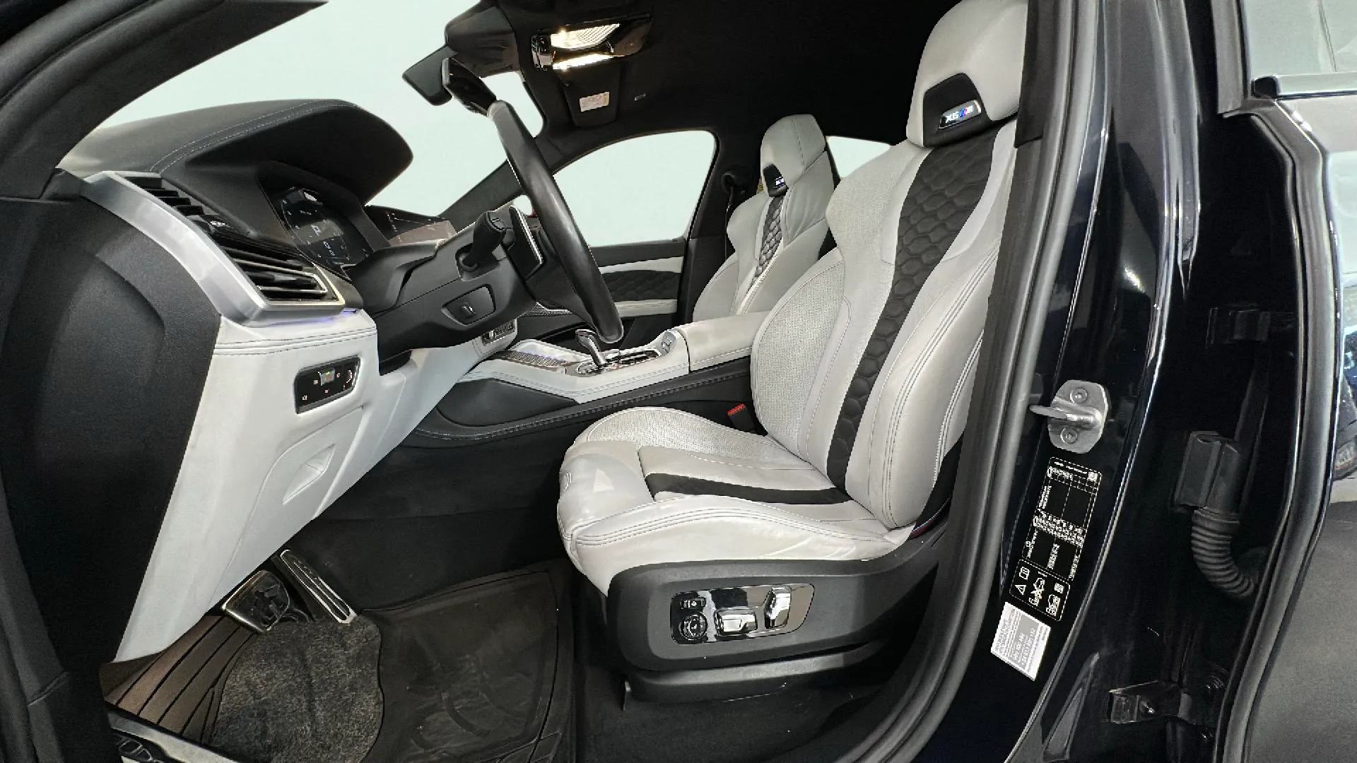 BMW X6 M Competition - foto 13