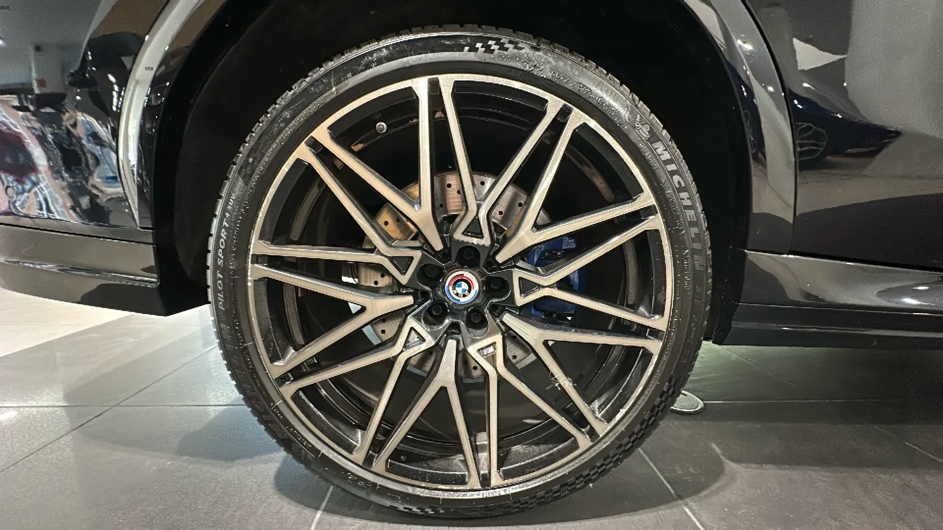 BMW X6 M Competition - foto 17