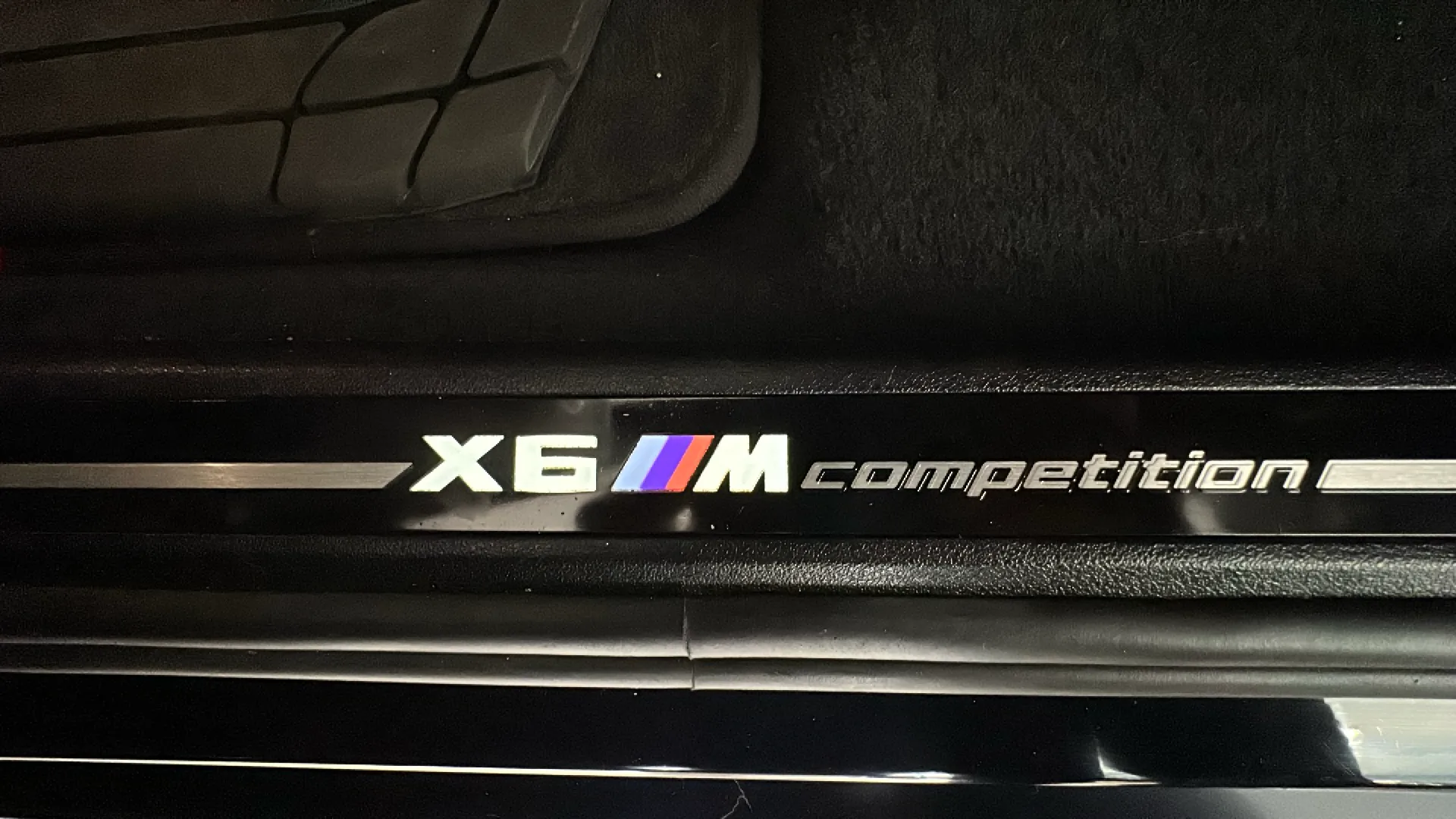 BMW X6 M Competition - foto 30