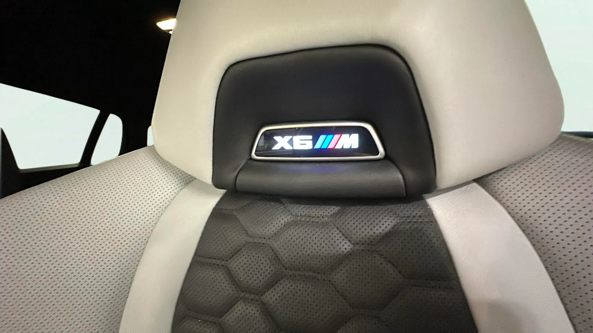 BMW X6 M Competition - foto 31