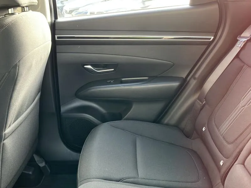 Hyundai Tucson 1.6 T-GDi Maxx Silver - foto 31