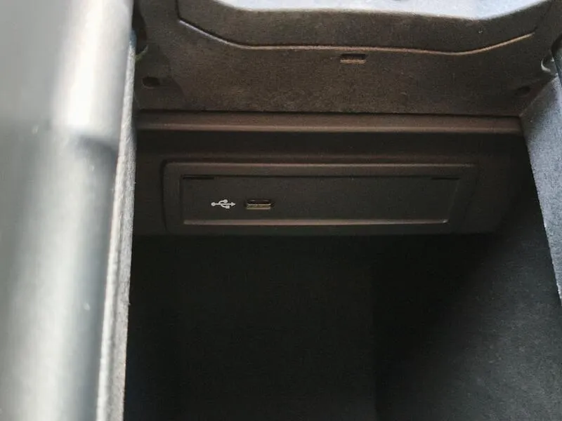 Mercedes-Benz GLA 200 D - foto 14