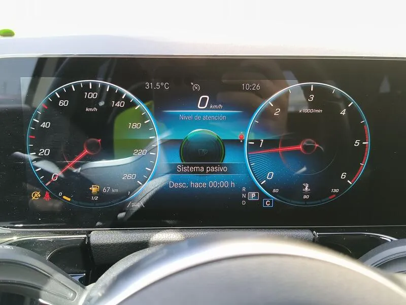 Mercedes-Benz GLA 200 D - foto 18