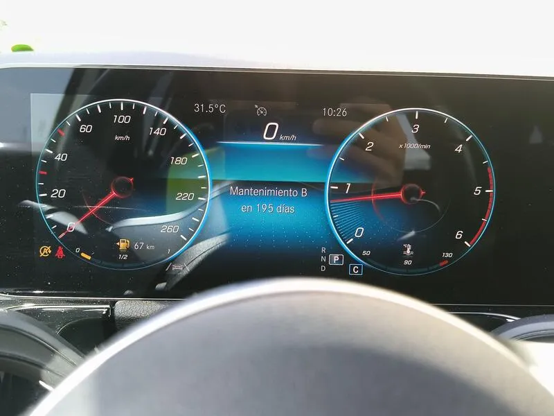 Mercedes-Benz GLA 200 D - foto 19