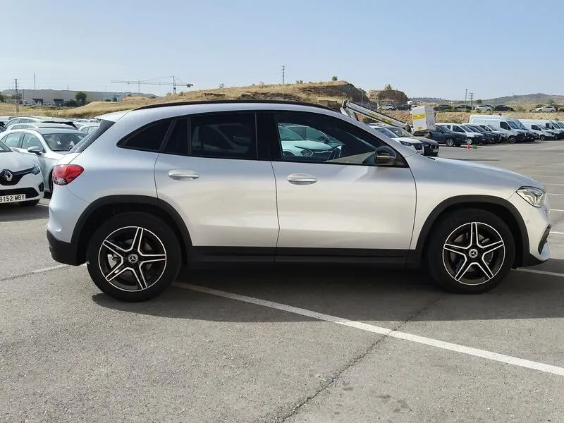 Mercedes-Benz GLA 200 D - foto 7