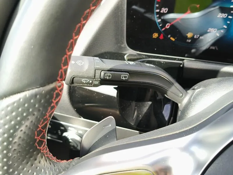 Mercedes-Benz GLA 200 D - foto 27