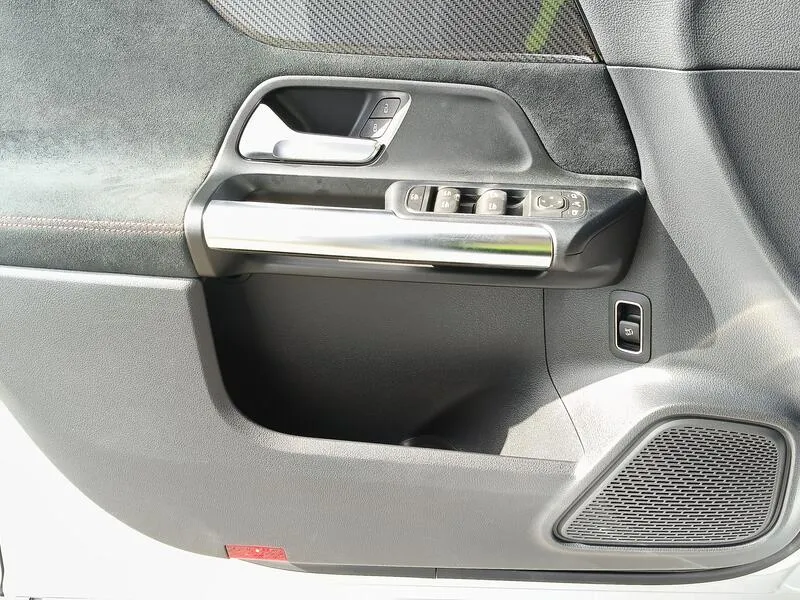 Mercedes-Benz GLA 200 D - foto 30