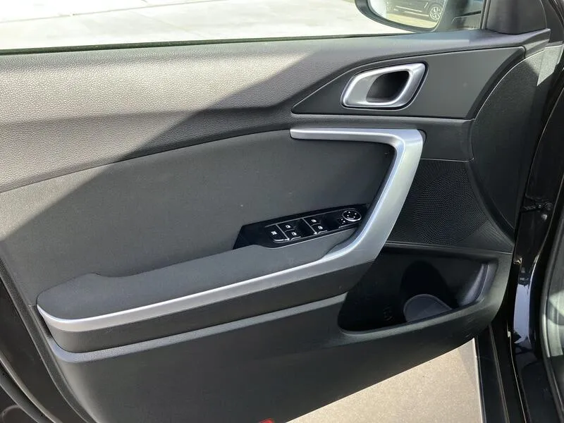 Kia XCeed 1.0 T-GDi Business - foto 31