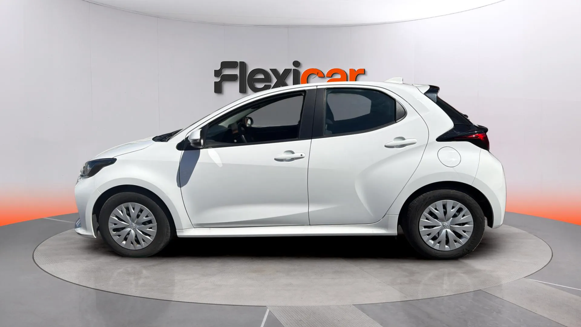Toyota Yaris 1.5 120H Active - foto 3