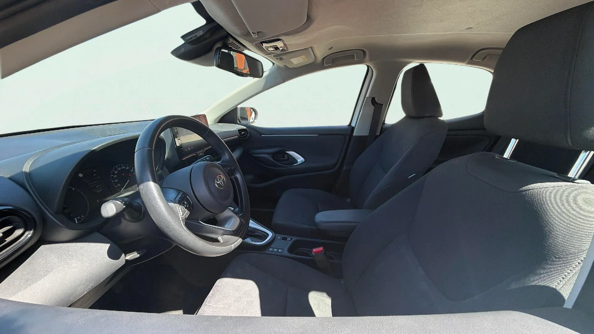 Toyota Yaris 1.5 120H Active - foto 9
