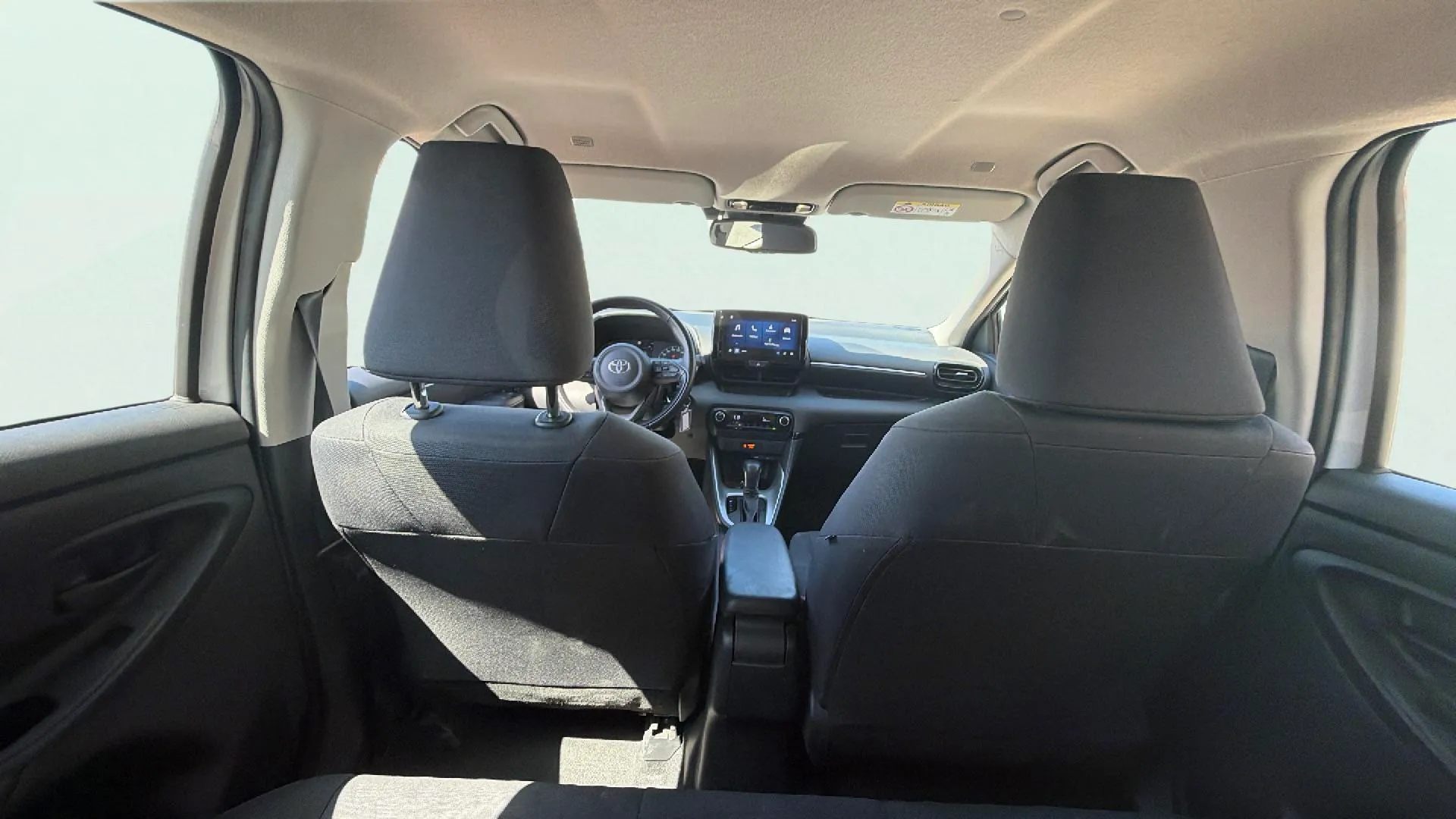 Toyota Yaris 1.5 120H Active - foto 13