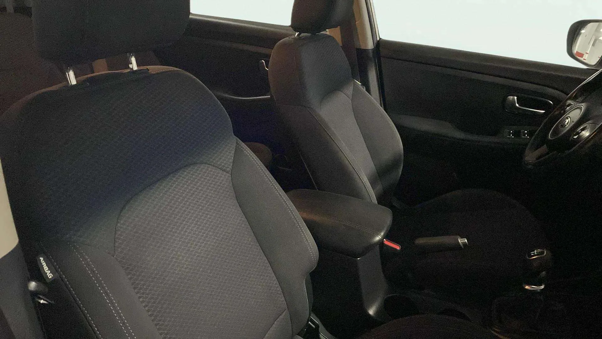 Kia Carens 1.6 GDi Drive - foto 22