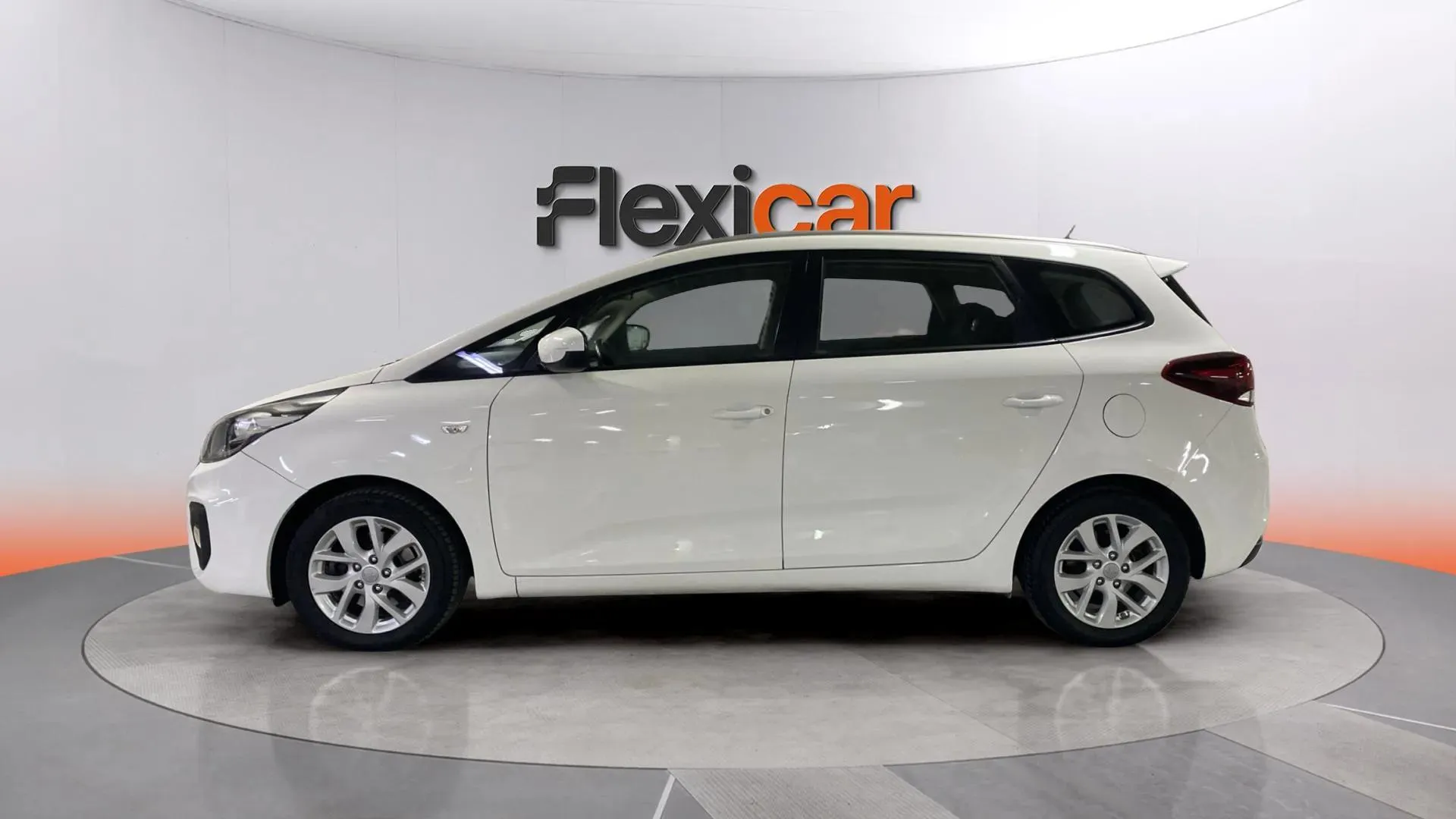 Kia Carens 1.6 GDi Drive - foto 8