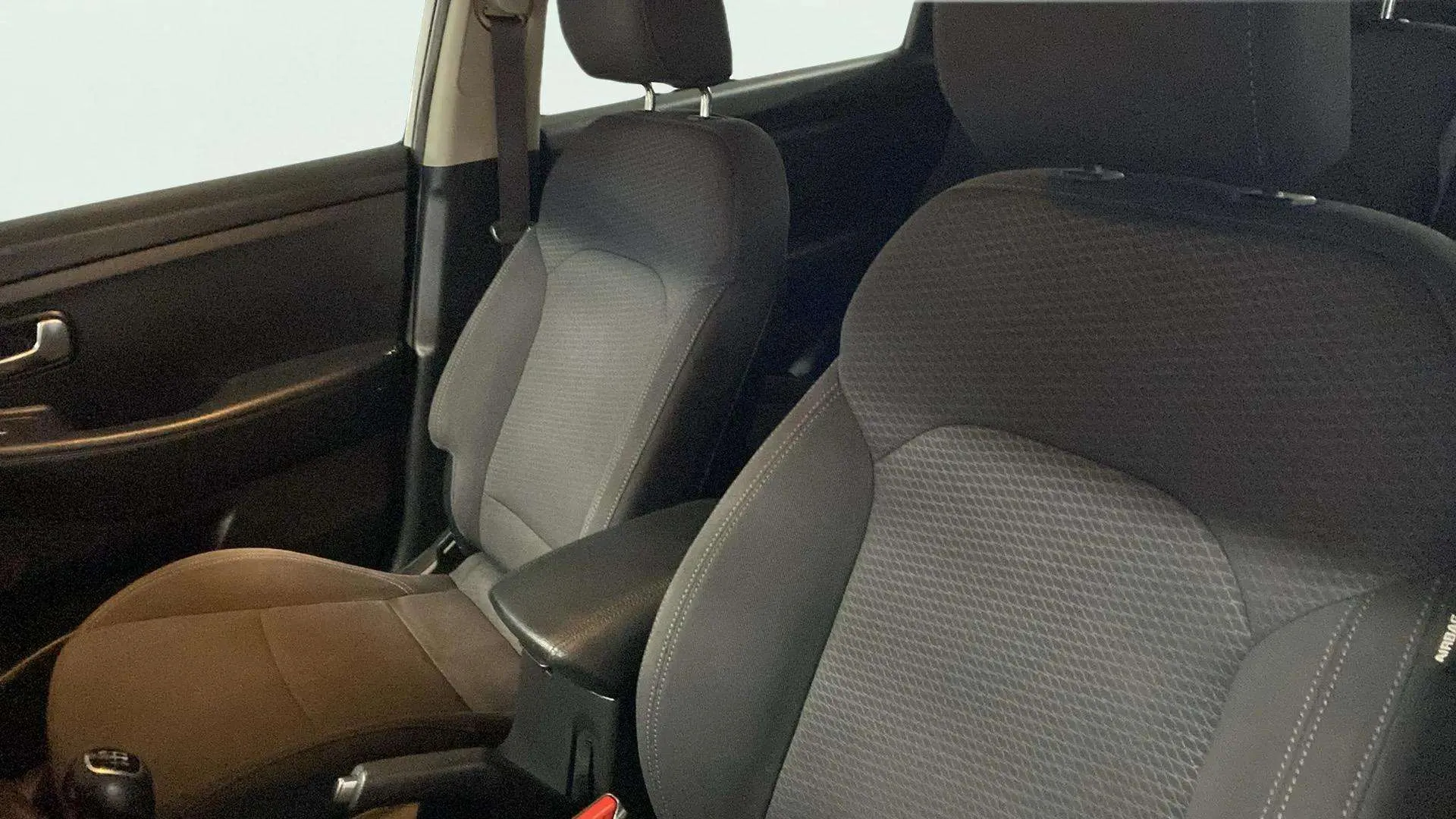 Kia Carens 1.6 GDi Drive - foto 21