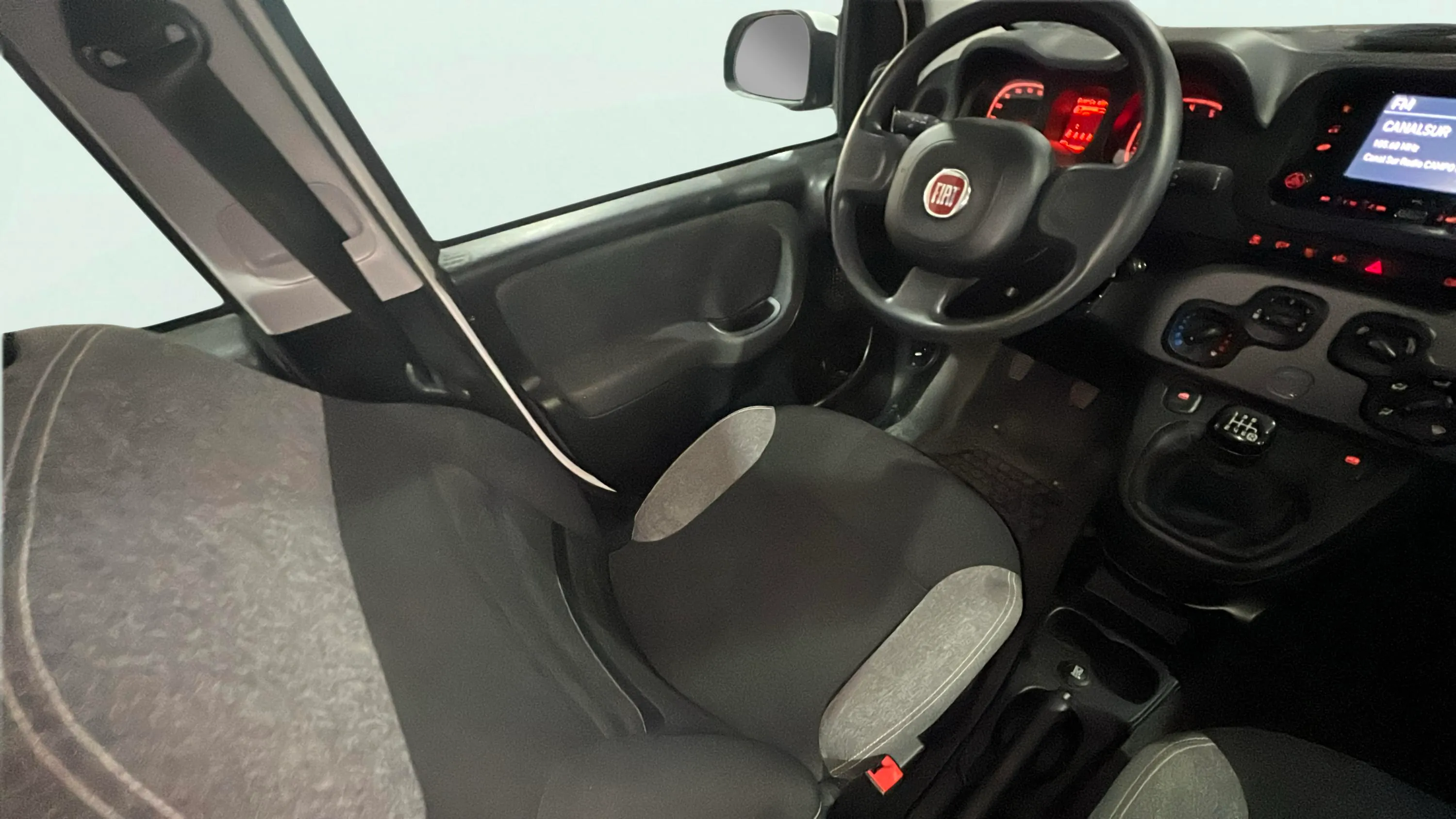 Fiat Panda Cross 1.0 Hybrid - foto 14