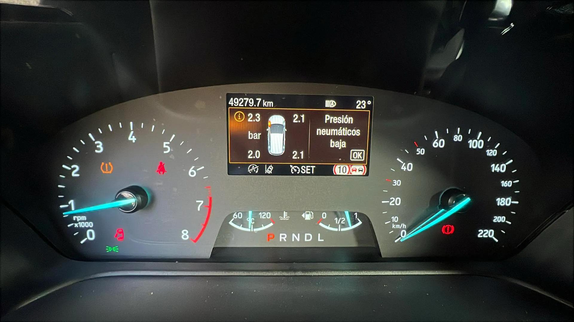 Ford Fiesta 1.0 EcoBoost MHEV ST-Line - foto 13