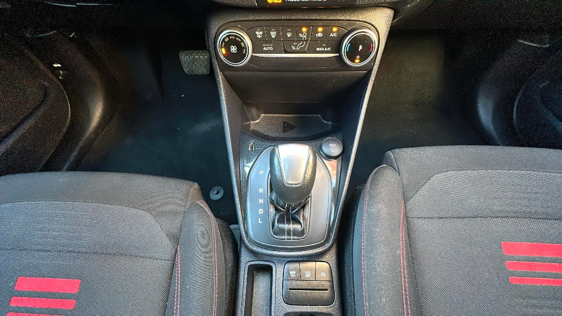 Ford Fiesta 1.0 EcoBoost MHEV ST-Line - foto 12