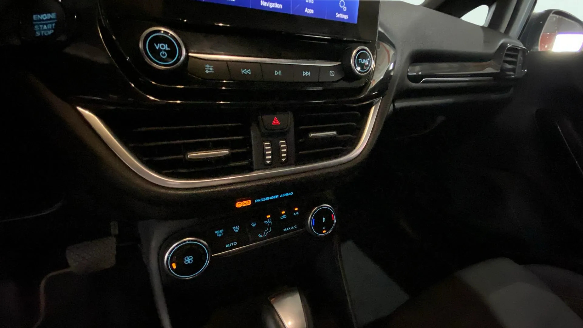 Ford Fiesta 1.0 EcoBoost MHEV ST-Line X - foto 11