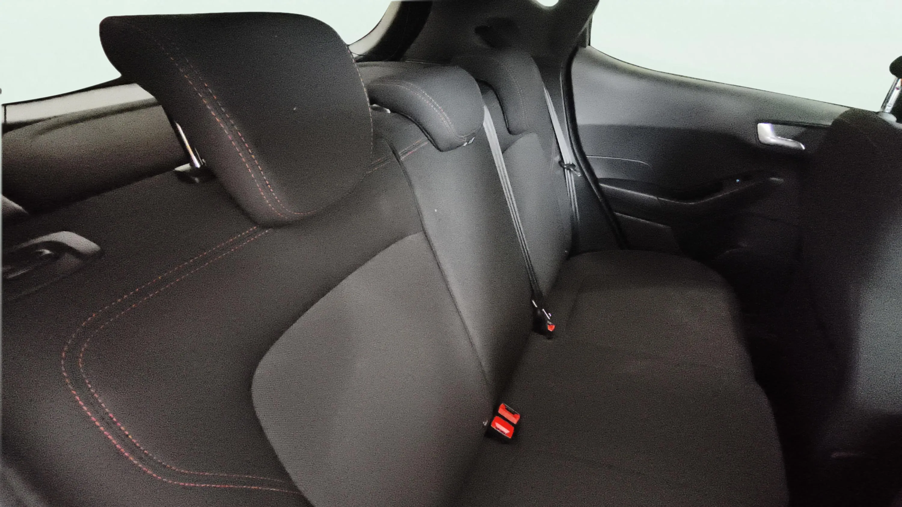 Ford Fiesta 1.0 EcoBoost MHEV ST-Line - foto 9