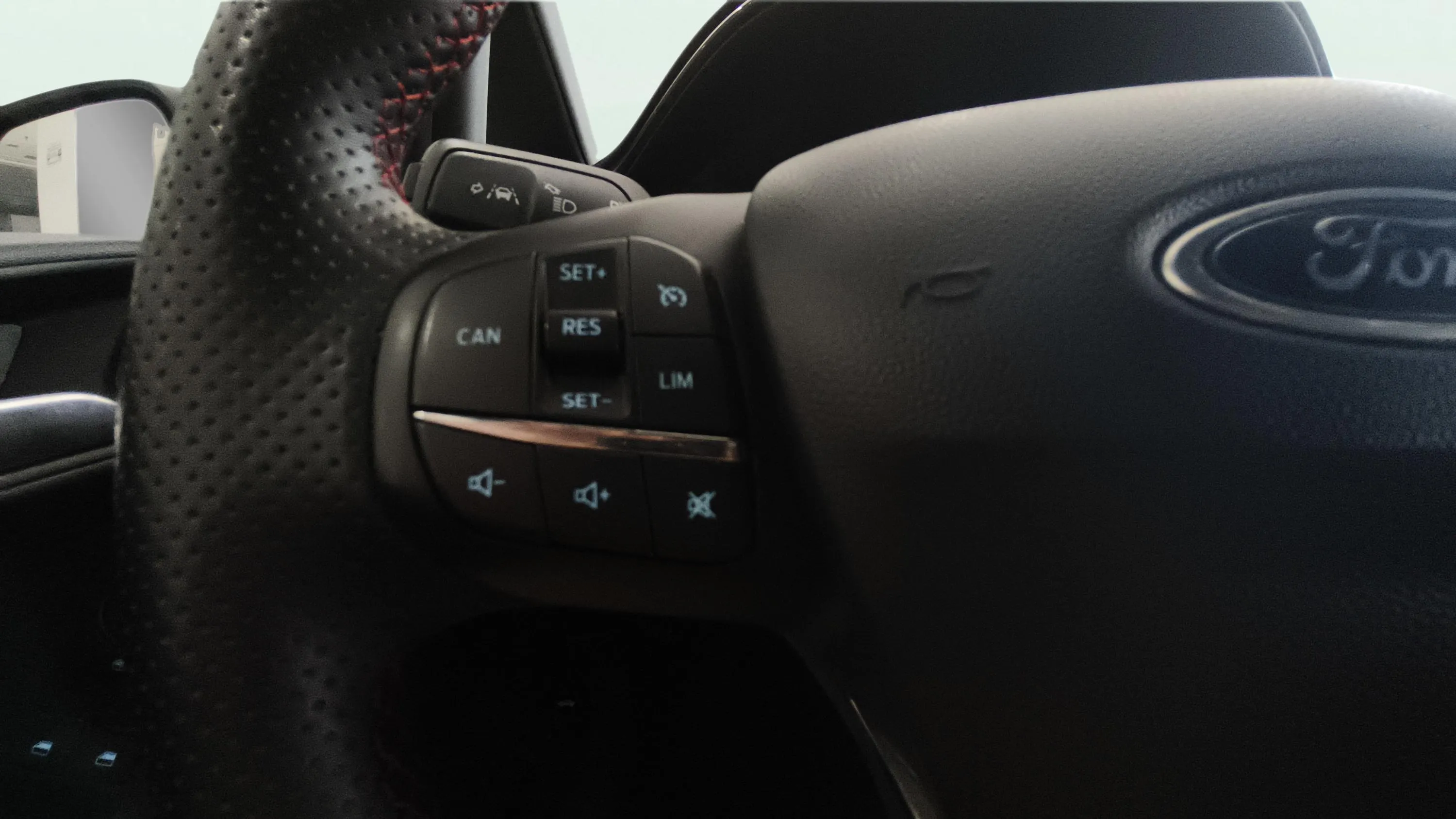 Ford Fiesta 1.0 EcoBoost MHEV ST-Line - foto 15